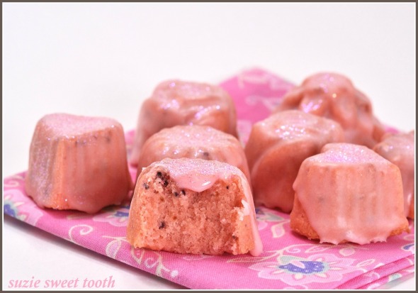 rose-hibiscus-cakes-12.jpg