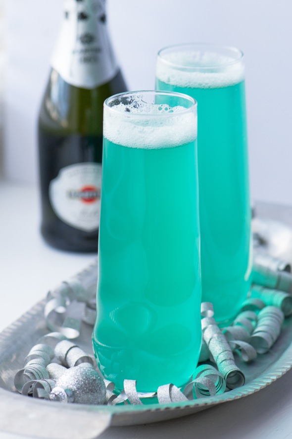 https://suziesweettooth.com/2014/12/28/new-years-eve-champagne-cocktails/